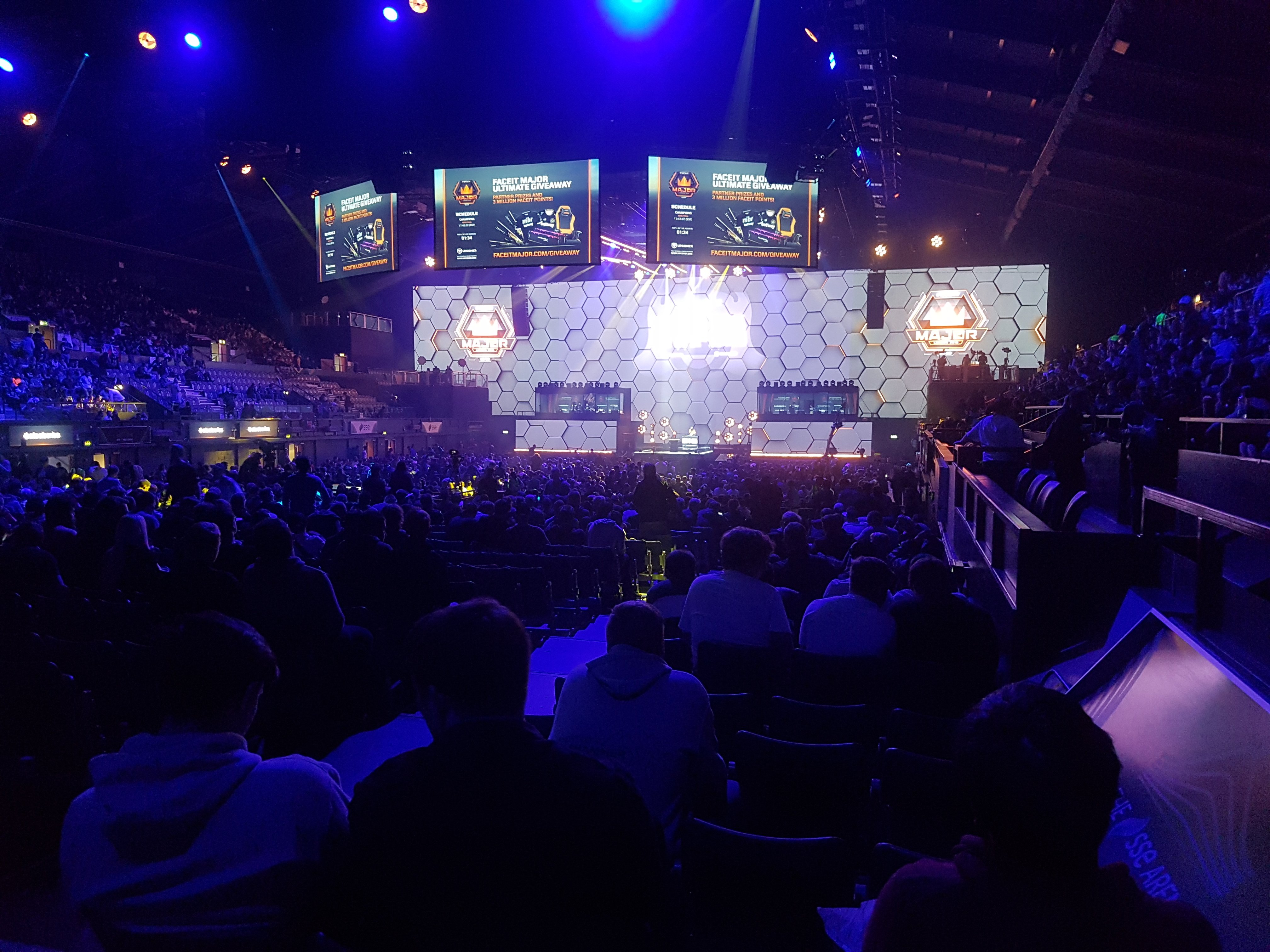 CS:GO and LoL Are The Biggest Esports Games of 2018