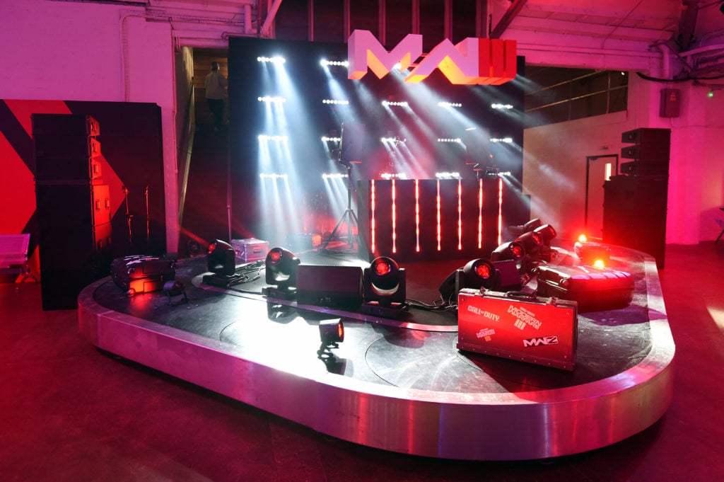 Call of Duty: Modern Warfare III Launches In The UK With An Airport Themed Party